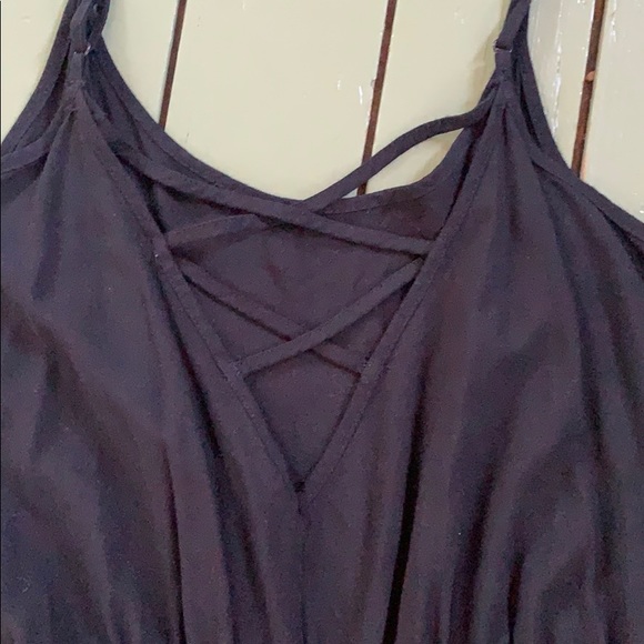Simple black romper with pockets - Picture 2 of 2